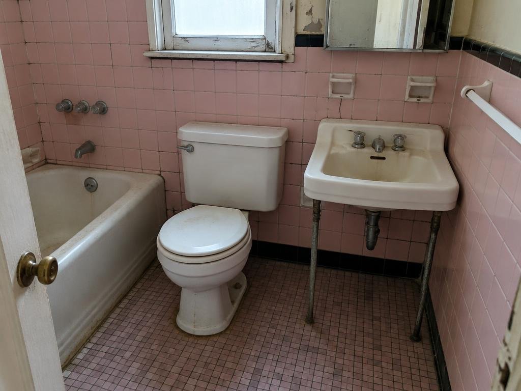 Antibes — petite salle de bain 4 m² — avant